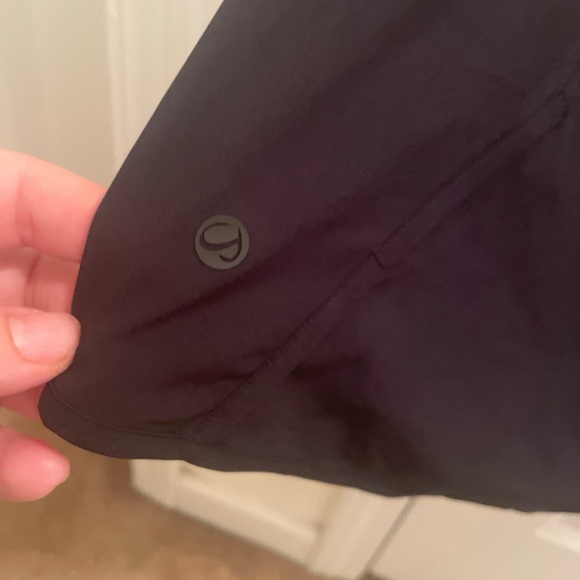 Women’s all black crz yoga shorts size large - Picture 5 of 10